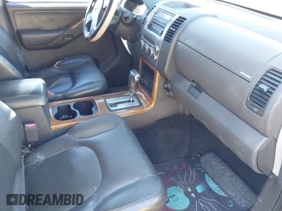 ✅ 2005 Nissan Pathfinder SE • VIN: 5N1AR18W25C725013 • Lot: 43710914. Listed on IAAI with 261,772 mi. Free auction sales archive from the USA and detailed vehicle history report at DreamBid. Image 5.