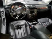 ✅ 2010 Mercedes-Benz R 350 • VIN: 4JGCB6FE8AA112050 • Lot: 55428475. Wystawiony na Copart z przebiegiem 261 668 mil. Bezpłatny archiwum sprzedaży aukcyjnych z USA i szczegółowy raport historii pojazdu na DreamBid. Zdjęcie 8.