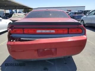 ✅ 2010 Dodge Challenger SE • VIN: 2B3CJ4DV3AH279613 • Lot: 59335754. Wystawiony na Copart z przebiegiem 100 560 mil. Bezpłatny archiwum sprzedaży aukcyjnych z USA i szczegółowy raport historii pojazdu na DreamBid. Zdjęcie 6.