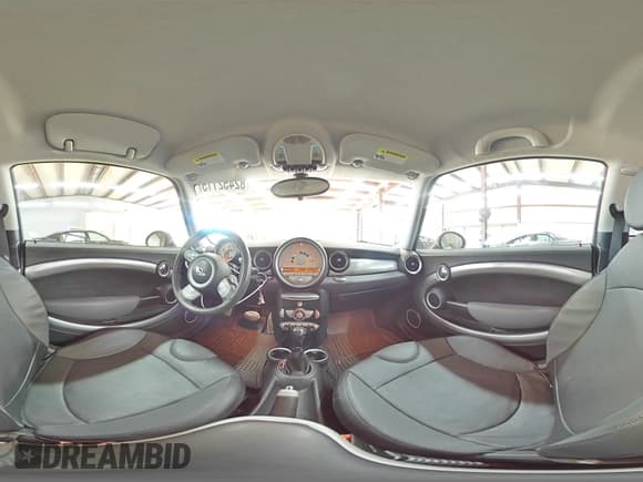 ✅ 2009 MINI Hardtop S • VIN: WMWMF73549TW80283 • Lot: 82452115. Listed on Copart with 94,239 mi. Free auction sales archive from the USA and detailed vehicle history report at DreamBid. Image 14.