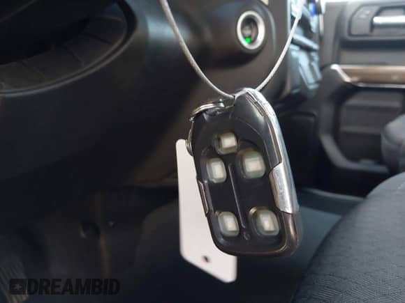 2022 Chevrolet Silverado 1500 LT z VIN 1GCPWCED7NZ123212, wystawiony jako IAAI lot #42823989 z przebiegiem 79 092 mil mil oraz . Historia ofert i sprzedaży dostępna na DreamBid. Obrazek 11.