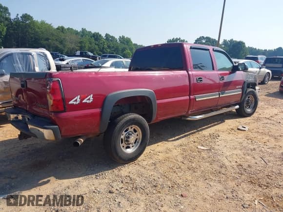 ✅ 2005 Chevrolet Silverado 2500HD LS • VIN: 1GCHK23U45F809481 • Lot: 42670838. Wystawiony na IAAI z przebiegiem Nie podano. Bezpłatny archiwum sprzedaży aukcyjnych z USA i szczegółowy raport historii pojazdu na DreamBid. Zdjęcie 4.