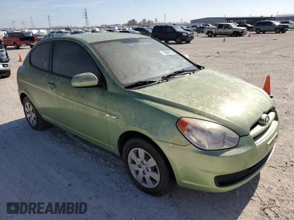 2010 Hyundai Accent GS z VIN KMHCM3AC7AU162841, wystawiony jako Copart lot #82645754 z przebiegiem 102 736 mil mil oraz Czysty tytuł • Clean title. Historia ofert i sprzedaży dostępna na DreamBid. Obrazek 4.