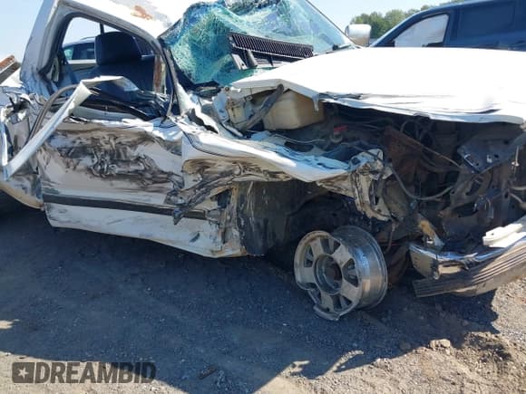 ✅ 1993 Chevrolet Silverado 1500 • VIN: 1GCEC14K4PZ150181 • Lot: 43419288. Wystawiony na IAAI z przebiegiem 220 002 mil. Bezpłatny archiwum sprzedaży aukcyjnych z USA i szczegółowy raport historii pojazdu na DreamBid. Zdjęcie 12.