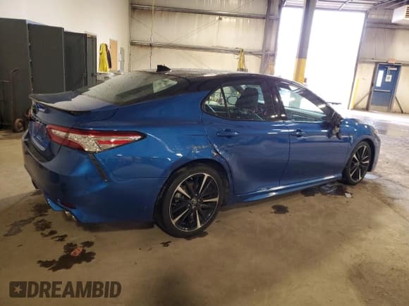 ✅ 2019 Toyota Camry XLE • VIN: 4T1BZ1HK1KU023787 • Lot: 92282855. Listed on Copart with 99,980 mi. Free auction sales archive from the USA and detailed vehicle history report at DreamBid. Image 3.