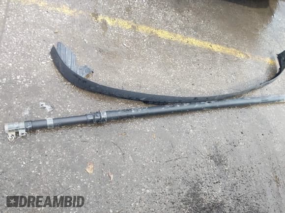 ✅ 2013 GMC Sierra 1500 SLT • VIN: 3GTP2WE72DG194940 • Lot: 43170172. Listed on IAAI with 190,690 mi. Free auction sales archive from the USA and detailed vehicle history report at DreamBid. Image 12.