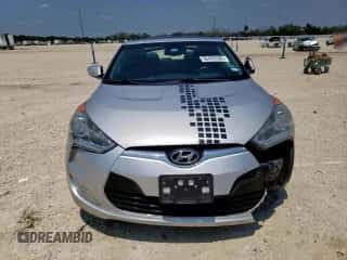 2013 Hyundai Veloster w/Black Int with VIN KMHTC6AD9DU147646, listed as a Copart auction lot 58495585 with 121,781 mi miles and Salvage title. Bid and sale history available at DreamBid. Image 5.