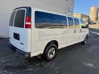 ✅ 2015 GMC Savana LT • VIN: 1GJZ71FGXF1193850 • Lot: 94988215. Wystawiony na Copart z przebiegiem 251 421 mil. Bezpłatny archiwum sprzedaży aukcyjnych z USA i szczegółowy raport historii pojazdu na DreamBid. Zdjęcie 4.