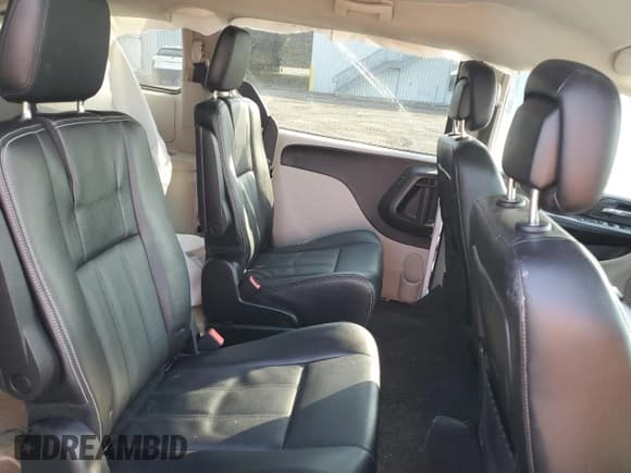 ✅ 2019 Dodge Grand Caravan Crew • VIN: 2C4RDGDG9KR601119 • Lot: 68412885. Wystawiony na Copart z przebiegiem Nie podano. Bezpłatny archiwum sprzedaży aukcyjnych z USA i szczegółowy raport historii pojazdu na DreamBid. Zdjęcie 11.