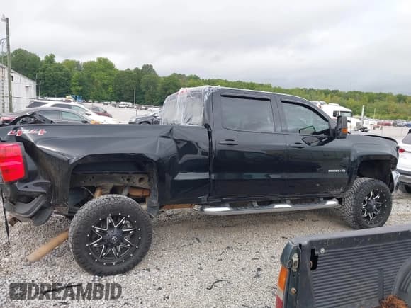 ✅ 2017 Chevrolet Silverado 2500HD Work Truck • VIN: 1GC1KUEG9HF105401 • Лот: 42952053. Опубликован ранее на IAAI с пробегом 84 654 миль. Бесплатный доступ к архиву аукционных продаж из США и подробный отчёт об истории автомобиля на DreamBid. Изображение 14.