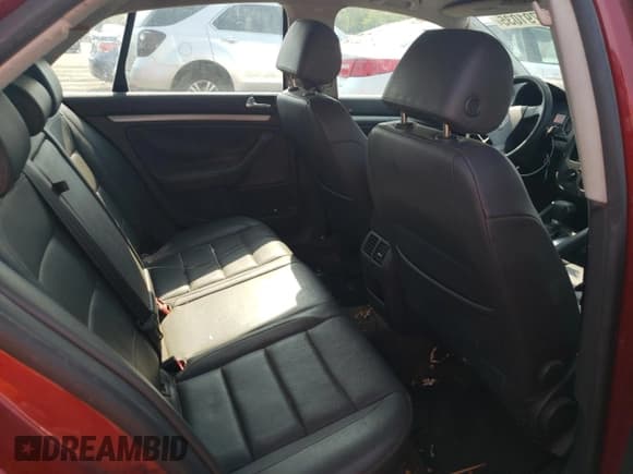 ✅ 2006 Volkswagen Jetta 2.5L • VIN: 3VWSG71K66M675951 • Лот: 61791035. Опубликован ранее на Copart с пробегом 208 453 миль. Бесплатный доступ к архиву аукционных продаж из США и подробный отчёт об истории автомобиля на DreamBid. Изображение 10.