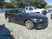 2018 Chevrolet Malibu LS z VIN 1G1ZC5ST1JF172371, wystawiony jako Copart lot #80780405 z przebiegiem 133 856 mil mil oraz Szkoda całkowita • Salvage title. Historia ofert i sprzedaży dostępna na DreamBid. Obrazek 4.