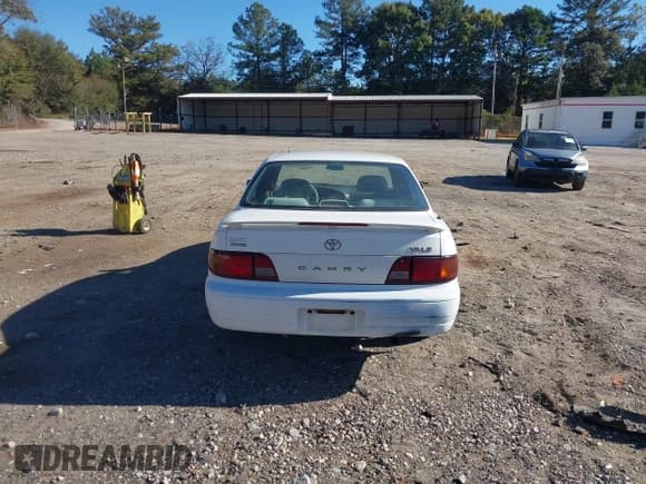 ✅ 1994 Toyota Camry LE • VIN: 4T1SK12E3RU357935 • Lot: 43500149. Wystawiony na IAAI z przebiegiem 239 841 mil. Bezpłatny archiwum sprzedaży aukcyjnych z USA i szczegółowy raport historii pojazdu na DreamBid. Zdjęcie 16.