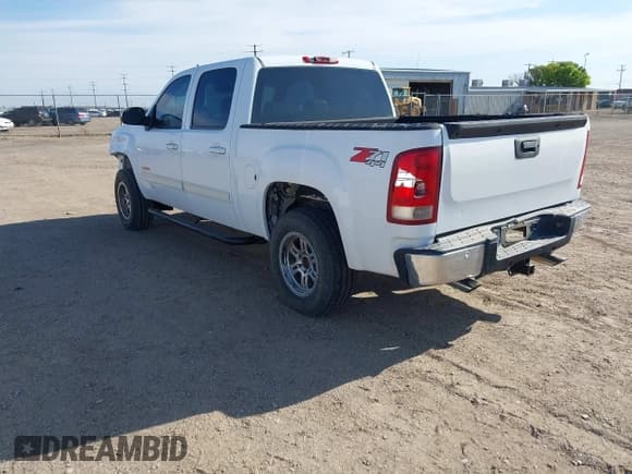 ✅ 2007 GMC Sierra 1500 • VIN: 3GTEK13Y17G517689 • Лот: 41996422. Опубликован ранее на IAAI с пробегом 209 240 миль. Бесплатный доступ к архиву аукционных продаж из США и подробный отчёт об истории автомобиля на DreamBid. Изображение 3.