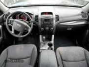 ✅ 2011 Kia Sorento LX • VIN: 5XYKT3A10BG135601 • Lot: 90660965. Listed on Copart with 298,456 mi. Free auction sales archive from the USA and detailed vehicle history report at DreamBid. Image 8.