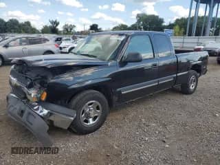 2004 Chevrolet Silverado 1500 LS with VIN 2GCEC19V641186512, listed as a Copart auction lot 71196045 with 141,673 mi miles and Salvage title. Bid and sale history available at DreamBid. Image 1.