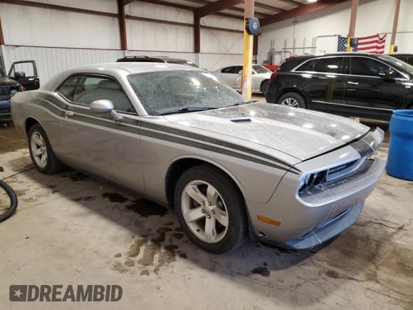 ✅ 2011 Dodge Challenger • VIN: 2B3CJ4DG2BH542807 • Lot: 41513885. Wystawiony na Copart z przebiegiem 50 470 mil. Bezpłatny archiwum sprzedaży aukcyjnych z USA i szczegółowy raport historii pojazdu na DreamBid. Zdjęcie 4.