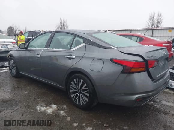 ✅ 2024 Nissan Altima SV • VIN: 1N4BL4DV2RN321377 • Lot: 43775522. Listed on IAAI with 44,185 mi. Free auction sales archive from the USA and detailed vehicle history report at DreamBid. Image 3.