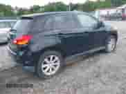 2013 Mitsubishi Outlander ES z VIN 4A4AP3AU5DE014285, wystawiony jako IAAI lot #42982842 z przebiegiem 153 853 mil mil oraz . Historia ofert i sprzedaży dostępna na DreamBid. Obrazek 4.