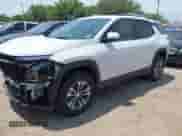 2025 Chevrolet Equinox FWD LT z VIN 3GNAXHEG0SL202337, wystawiony jako IAAI lot #42277056 z przebiegiem 16 429 mil mil oraz . Historia ofert i sprzedaży dostępna na DreamBid. Obrazek 18.