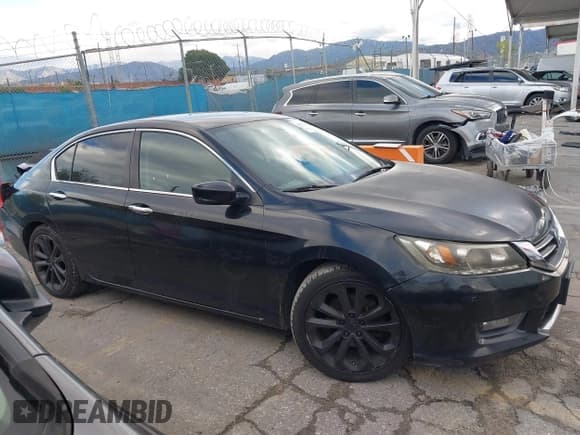 ✅ 2014 Honda Accord Sport • VIN: 1HGCR2F50EA213700 • Лот: 43774972. Опубликован ранее на IAAI с пробегом 159 264 миль. Бесплатный доступ к архиву аукционных продаж из США и подробный отчёт об истории автомобиля на DreamBid. Изображение 13.
