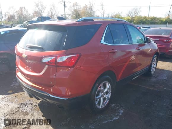 ✅ 2020 Chevrolet Equinox LT • VIN: 2GNAXLEX5L6151863 • Lot: 43642211. Wystawiony na IAAI z przebiegiem 162 289 mil. Bezpłatny archiwum sprzedaży aukcyjnych z USA i szczegółowy raport historii pojazdu na DreamBid. Zdjęcie 4.