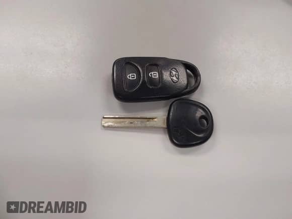 2014 Hyundai Accent GLS с VIN KMHCT4AE6EU688460, выставлен на аукционе IAAI как лот 43088503 с пробегом 110 666 миль миль и . История ставок и продаж доступна на DreamBid. Изображение 11.