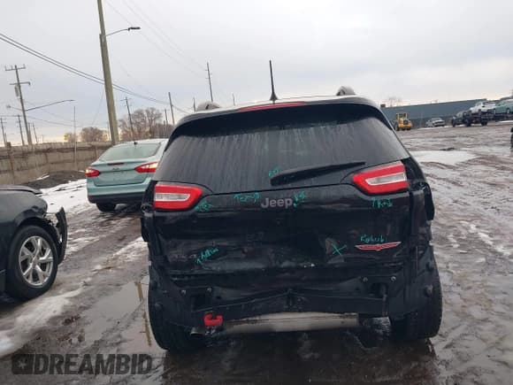 ✅ 2017 Jeep Cherokee Trailhawk L Plus • VIN: 1C4PJMBB9HW551506 • Лот: 41650841. Опубликован ранее на IAAI с пробегом 51 273 миль. Бесплатный доступ к архиву аукционных продаж из США и подробный отчёт об истории автомобиля на DreamBid. Изображение 17.