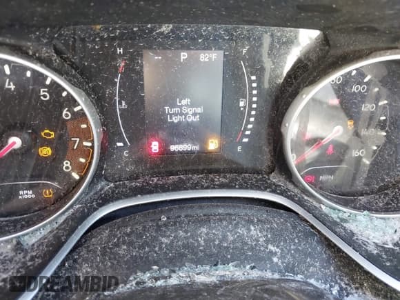 ✅ 2018 Jeep Compass Sport • VIN: 3C4NJCAB2JT488859 • Лот: 43159458. Опубликован ранее на IAAI с пробегом 96 899 миль. Бесплатный доступ к архиву аукционных продаж из США и подробный отчёт об истории автомобиля на DreamBid. Изображение 7.