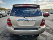✅ 2007 Toyota Highlander • VIN: JTEGP21A670143862 • Lot: 71318475. Wystawiony na Copart z przebiegiem 226 450 mil. Bezpłatny archiwum sprzedaży aukcyjnych z USA i szczegółowy raport historii pojazdu na DreamBid. Zdjęcie 6.