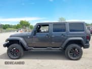 ✅ 2018 Jeep Wrangler Unlimited Sahara • VIN: 1C4BJWEG1JL821557 • Lot: 43011200. Wystawiony na IAAI z przebiegiem 73 773 mil. Bezpłatny archiwum sprzedaży aukcyjnych z USA i szczegółowy raport historii pojazdu na DreamBid. Zdjęcie 14.