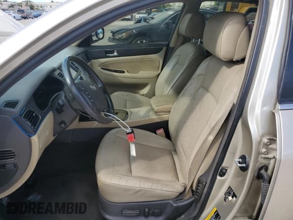 ✅ 2009 Hyundai Genesis • VIN: KMHGC46E09U026180 • Лот: 86545515. Опубликован ранее на Copart с пробегом 99 099 миль. Бесплатный доступ к архиву аукционных продаж из США и подробный отчёт об истории автомобиля на DreamBid. Изображение 7.