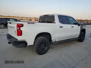 ✅ 2021 Chevrolet Silverado 1500 LT Trail Boss • VIN: 3GCPYFED6MG112728 • Lot: 75217694. Wystawiony na Copart z przebiegiem 46 010 mil. Bezpłatny archiwum sprzedaży aukcyjnych z USA i szczegółowy raport historii pojazdu na DreamBid. Zdjęcie 3.