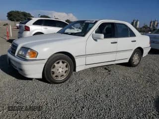 ✅ 1998 Mercedes-Benz C 230/260/280/320 • VIN: WDBHA23GXWA583375 • Lot: 71771655. Wystawiony na Copart z przebiegiem 212 286 mil. Bezpłatny archiwum sprzedaży aukcyjnych z USA i szczegółowy raport historii pojazdu na DreamBid. Zdjęcie 1.