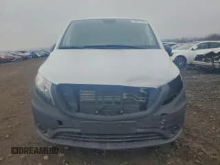 ✅ 2023 Mercedes-Benz Metris Cargo • VIN: W1YV0BEY8P4223353 • Lot: 90837245. Wystawiony na Copart z przebiegiem Nie podano. Bezpłatny archiwum sprzedaży aukcyjnych z USA i szczegółowy raport historii pojazdu na DreamBid. Zdjęcie 5.