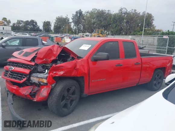 ✅ 2018 Chevrolet Silverado 1500 Custom • VIN: 1GCRCPEC4JZ284448 • Лот: 42583554. Опубликован ранее на IAAI с пробегом 107 461 миль. Бесплатный доступ к архиву аукционных продаж из США и подробный отчёт об истории автомобиля на DreamBid. Изображение 14.