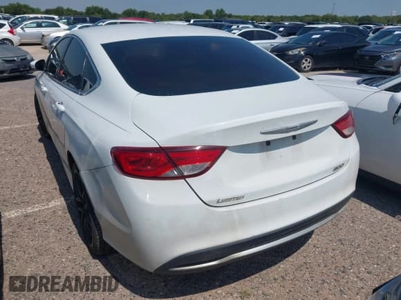 ✅ 2015 Chrysler 200 Limited • VIN: 1C3CCCAB1FN574001 • Lot: 43001668. Wystawiony na IAAI z przebiegiem 217 893 mil. Bezpłatny archiwum sprzedaży aukcyjnych z USA i szczegółowy raport historii pojazdu na DreamBid. Zdjęcie 3.