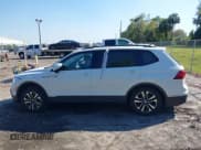 ✅ 2022 Volkswagen Tiguan S • VIN: 3VV0B7AX1NM099058 • Lot: 41771674. Wystawiony na IAAI z przebiegiem 49 789 mil. Bezpłatny archiwum sprzedaży aukcyjnych z USA i szczegółowy raport historii pojazdu na DreamBid. Zdjęcie 14.