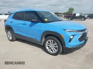 ✅ 2024 Chevrolet TrailBlazer LS • VIN: KL79MMSL4RB115516 • Лот: 42575598. Опубликован ранее на IAAI с пробегом 13 585 миль. Бесплатный доступ к архиву аукционных продаж из США и подробный отчёт об истории автомобиля на DreamBid. Изображение 1.