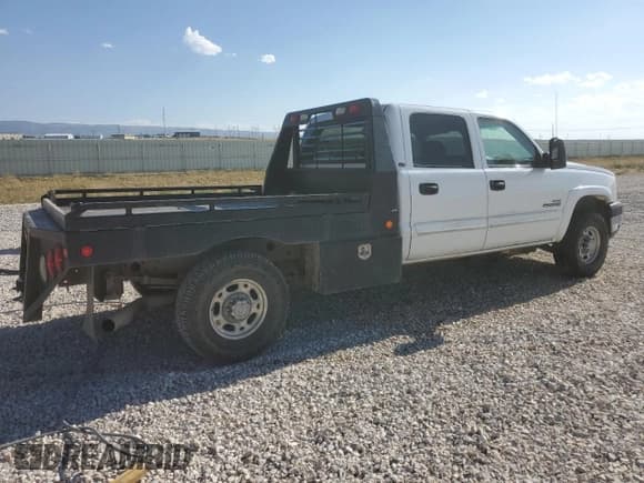 ✅ 2006 Chevrolet Silverado 2500HD LT2 • VIN: 1GCHK23D16F165942 • Lot: 64203524. Wystawiony na Copart z przebiegiem 334 166 mil. Bezpłatny archiwum sprzedaży aukcyjnych z USA i szczegółowy raport historii pojazdu na DreamBid. Zdjęcie 3.