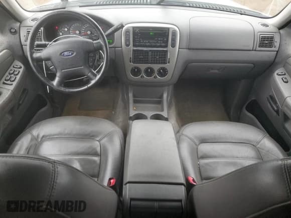 ✅ 2003 Ford Explorer XLT • VIN: 1FMZU73K33UC64999 • Lot: 53792465. Wystawiony na Copart z przebiegiem 190 186 mil. Bezpłatny archiwum sprzedaży aukcyjnych z USA i szczegółowy raport historii pojazdu na DreamBid. Zdjęcie 8.