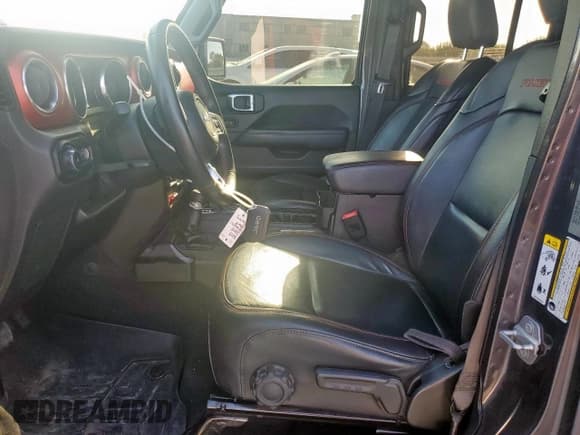 ✅ 2018 Jeep Wrangler Unlimited Rubicon • VIN: 1C4HJXFN3JW236121 • Лот: 60930565. Опубликован ранее на Copart с пробегом 128 727 миль. Бесплатный доступ к архиву аукционных продаж из США и подробный отчёт об истории автомобиля на DreamBid. Изображение 7.