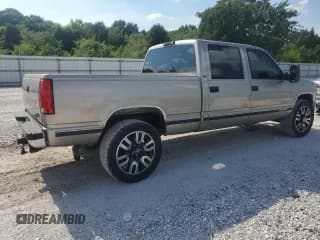 ✅ 2000 Chevrolet Silverado 2500 • VIN: 1GCGC23R7YF405017 • Lot: 69275705. Wystawiony na Copart z przebiegiem 168 919 mil. Bezpłatny archiwum sprzedaży aukcyjnych z USA i szczegółowy raport historii pojazdu na DreamBid. Zdjęcie 3.