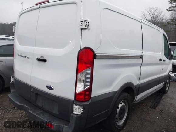 ✅ 2016 Ford Transit Cargo • VIN: 1FTYE1YM1GKA93045 • Lot: 41521031. Wystawiony na IAAI z przebiegiem 189 384 mil. Bezpłatny archiwum sprzedaży aukcyjnych z USA i szczegółowy raport historii pojazdu na DreamBid. Zdjęcie 4.