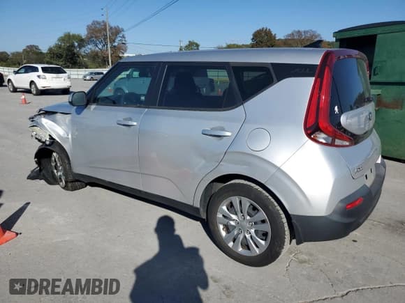 ✅ 2020 Kia Soul LX • VIN: KNDJ23AU8L7717629 • Lot: 86487055. Wystawiony na Copart z przebiegiem 63 633 mil. Bezpłatny archiwum sprzedaży aukcyjnych z USA i szczegółowy raport historii pojazdu na DreamBid. Zdjęcie 2.