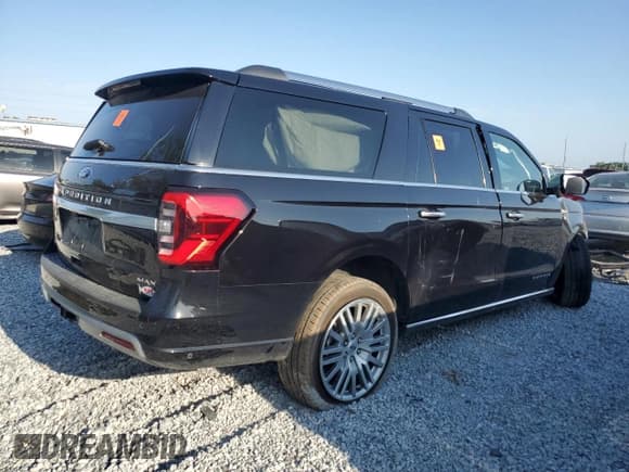 ✅ 2024 Ford Expedition Max Platinum • VIN: 1FMJK1M83REA15995 • Lot: 51961955. Wystawiony na Copart z przebiegiem Nie podano. Bezpłatny archiwum sprzedaży aukcyjnych z USA i szczegółowy raport historii pojazdu na DreamBid. Zdjęcie 3.