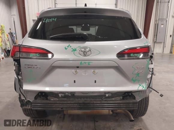 ✅ 2025 Toyota Corolla Cross XLE • VIN: 7MUEAABG8SV135221 • Лот: 43839406. Опубликован ранее на IAAI с пробегом 12 073 миль. Бесплатный доступ к архиву аукционных продаж из США и подробный отчёт об истории автомобиля на DreamBid. Изображение 16.