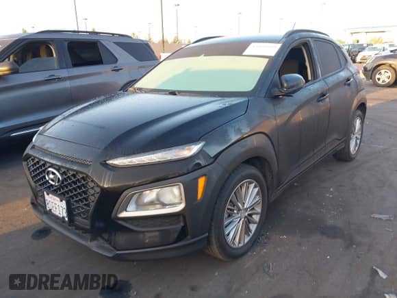 ✅ 2020 Hyundai Kona SEL • VIN: KM8K22AA2LU446598 • Lot: 43404800. Wystawiony na IAAI z przebiegiem 70 604 mil mil. Skorzystaj z bezpłatnego archiwum sprzedaży aukcyjnych z USA i zobacz szczegółowy raport historii pojazdu na DreamBid. Zdjęcie 2.
