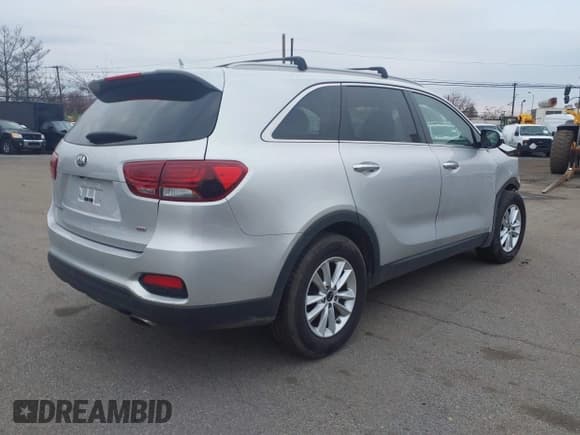 ✅ 2019 Kia Sorento LX • VIN: 5XYPGDA34KG595250 • Лот: 43700319. Опубликован ранее на IAAI с пробегом 116 027 миль. Бесплатный доступ к архиву аукционных продаж из США и подробный отчёт об истории автомобиля на DreamBid. Изображение 4.