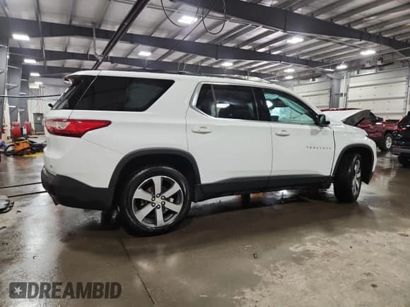 ✅ 2020 Chevrolet Traverse LT • VIN: 1GNEVHKW9LJ322665 • Lot: 81523295. Wystawiony na Copart z przebiegiem Nie podano. Bezpłatny archiwum sprzedaży aukcyjnych z USA i szczegółowy raport historii pojazdu na DreamBid. Zdjęcie 3.